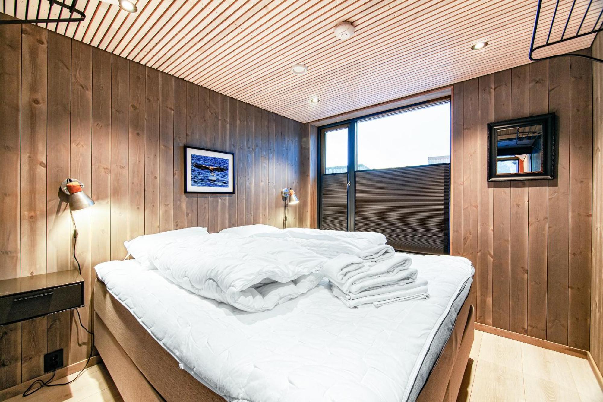 Rorbuleilighet Lysoysundet 1G Henningsvaer Exterior foto